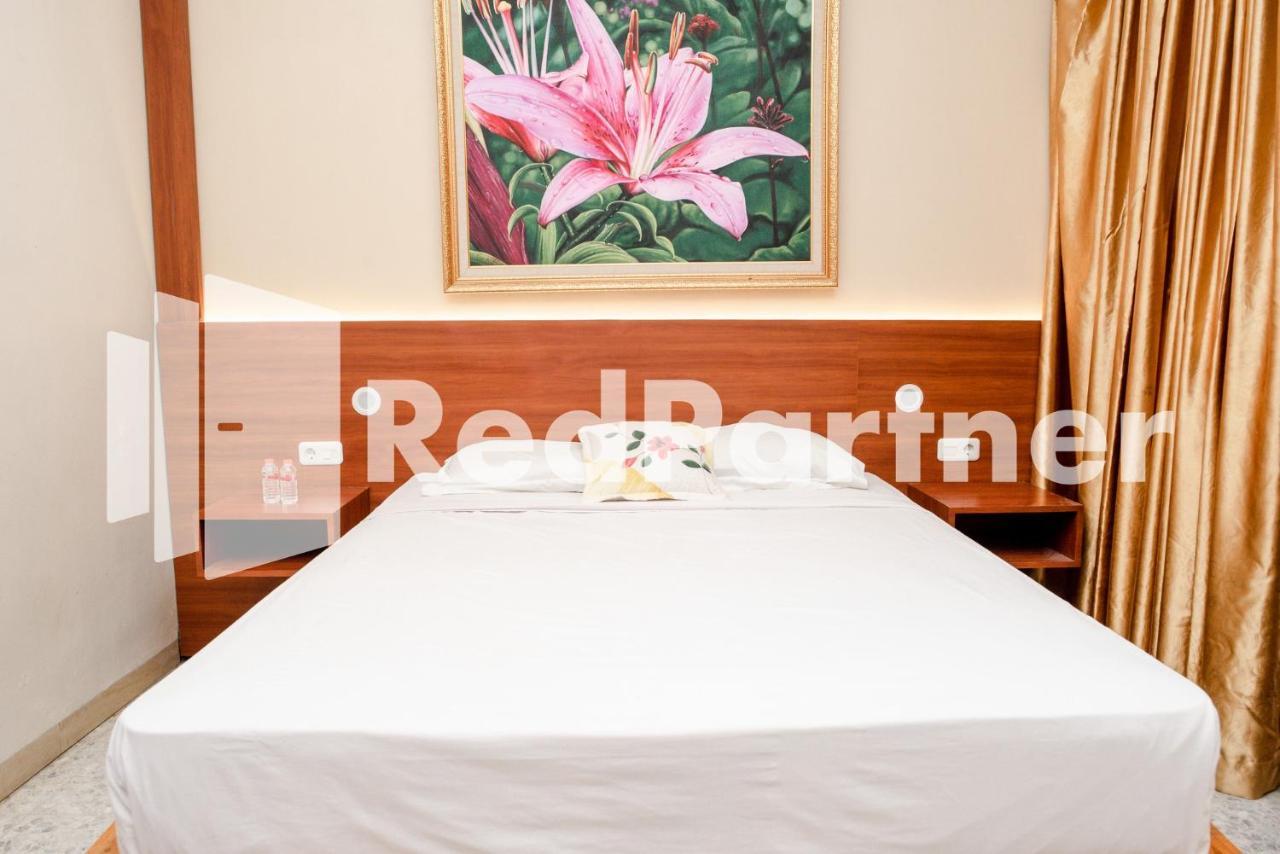 Готель Mango House Semarang Redpartner Екстер'єр фото