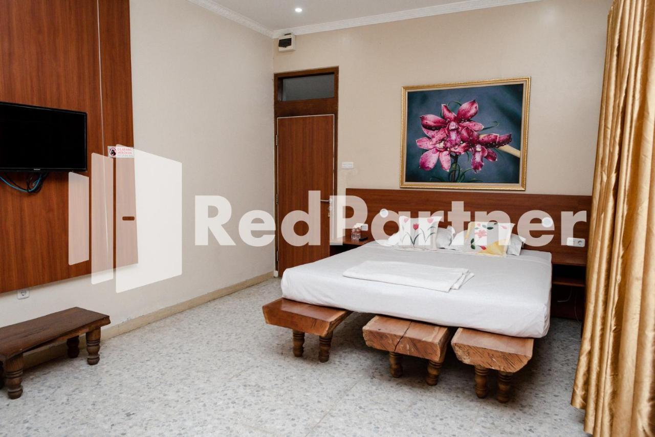 Готель Mango House Semarang Redpartner Екстер'єр фото