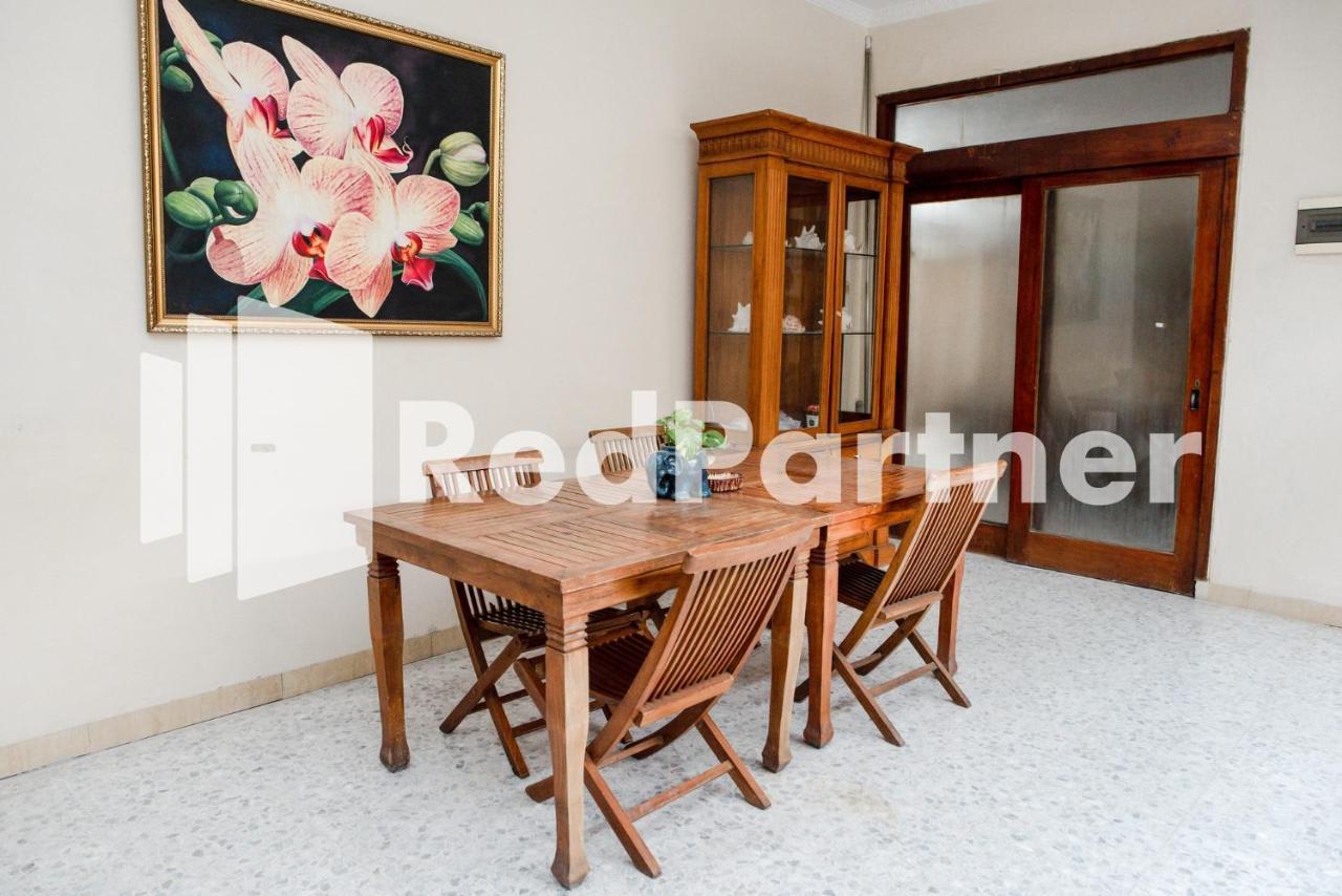 Готель Mango House Semarang Redpartner Екстер'єр фото