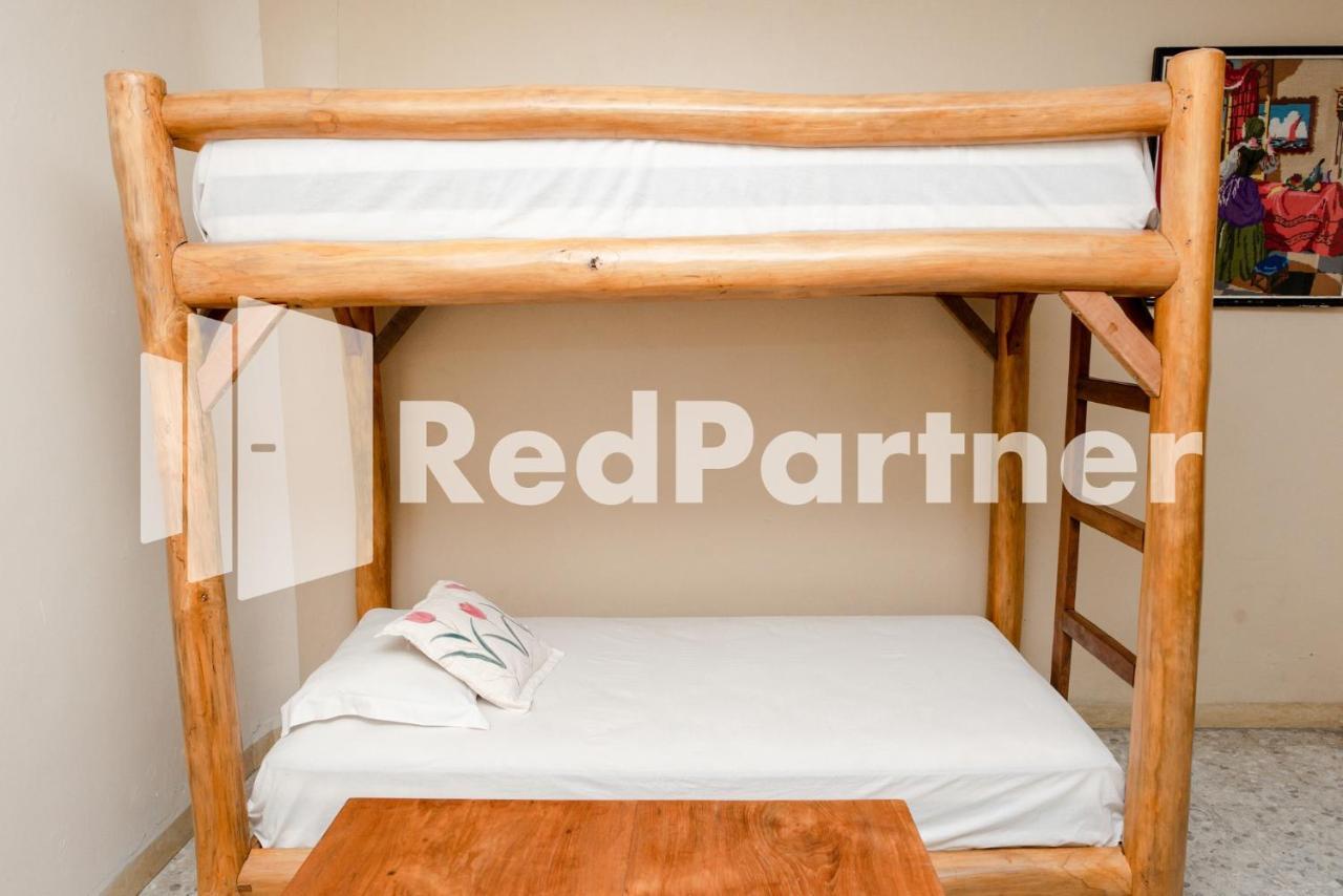 Готель Mango House Semarang Redpartner Екстер'єр фото