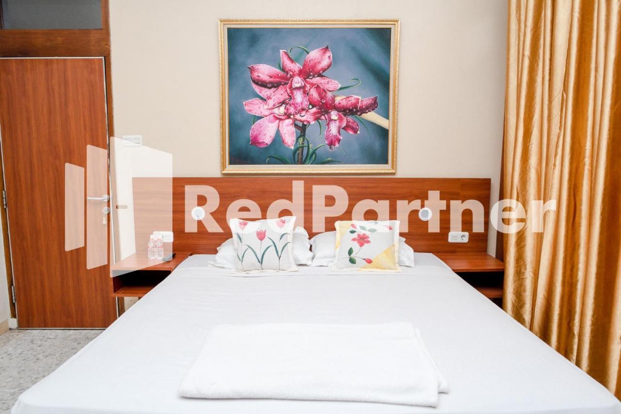 Готель Mango House Semarang Redpartner Екстер'єр фото