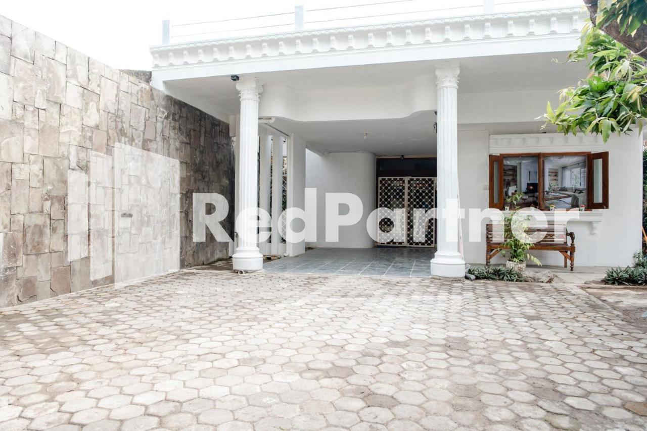 Готель Mango House Semarang Redpartner Екстер'єр фото