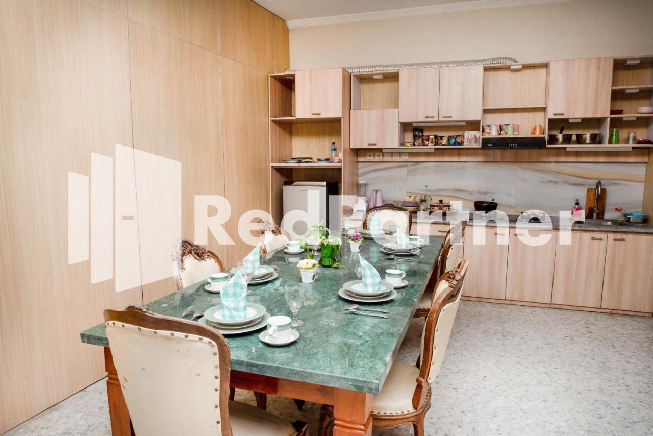 Готель Mango House Semarang Redpartner Екстер'єр фото