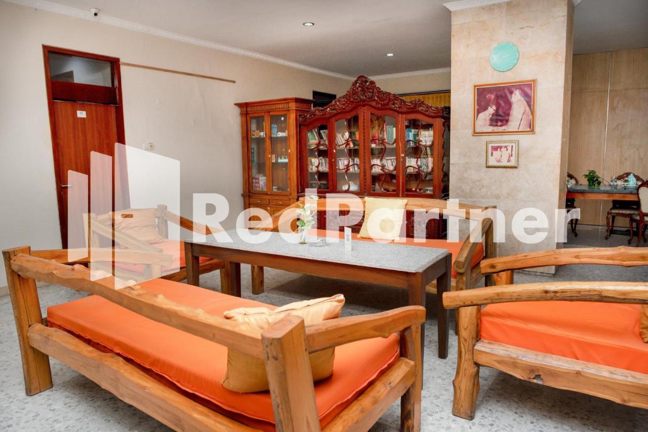 Готель Mango House Semarang Redpartner Екстер'єр фото