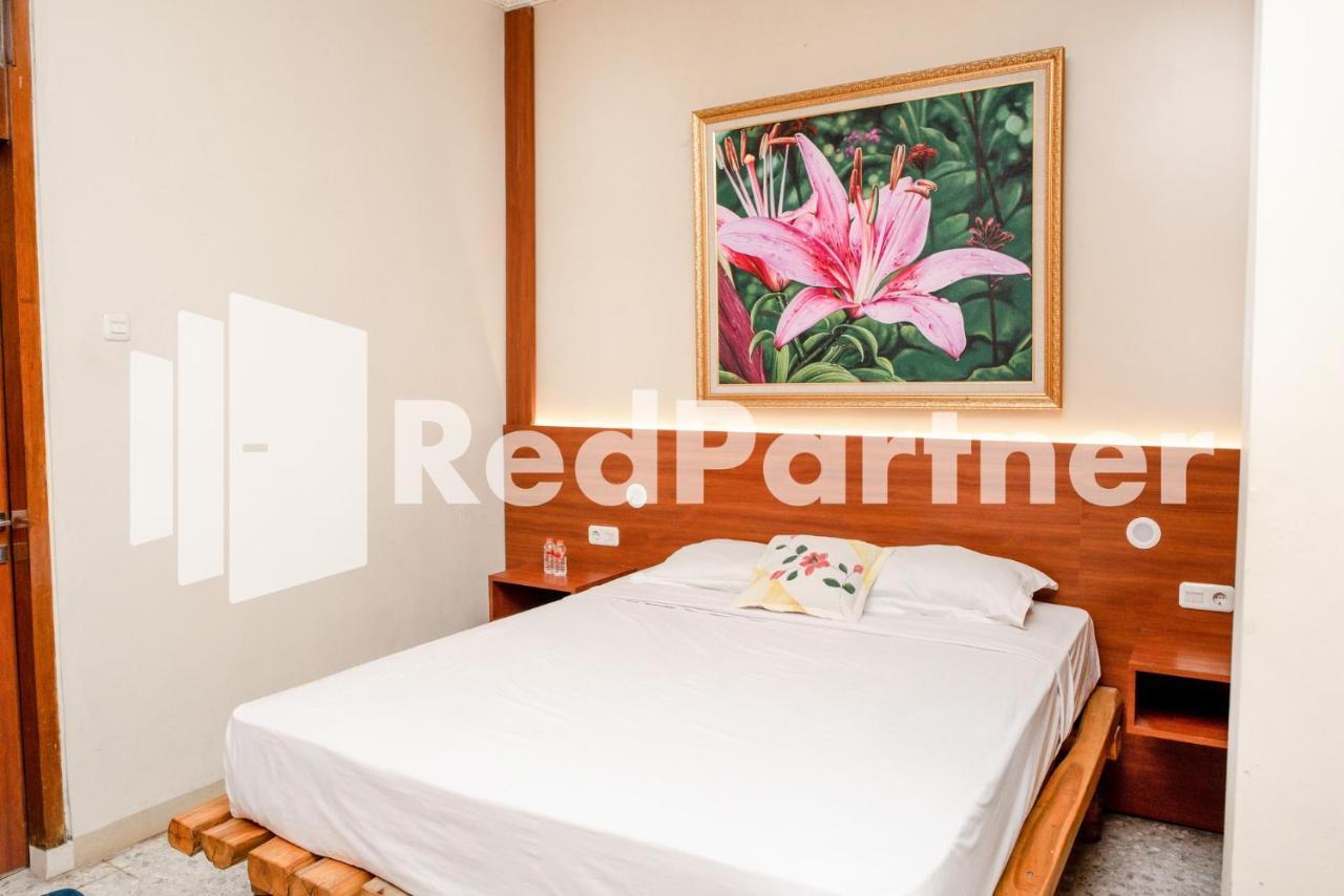 Готель Mango House Semarang Redpartner Екстер'єр фото