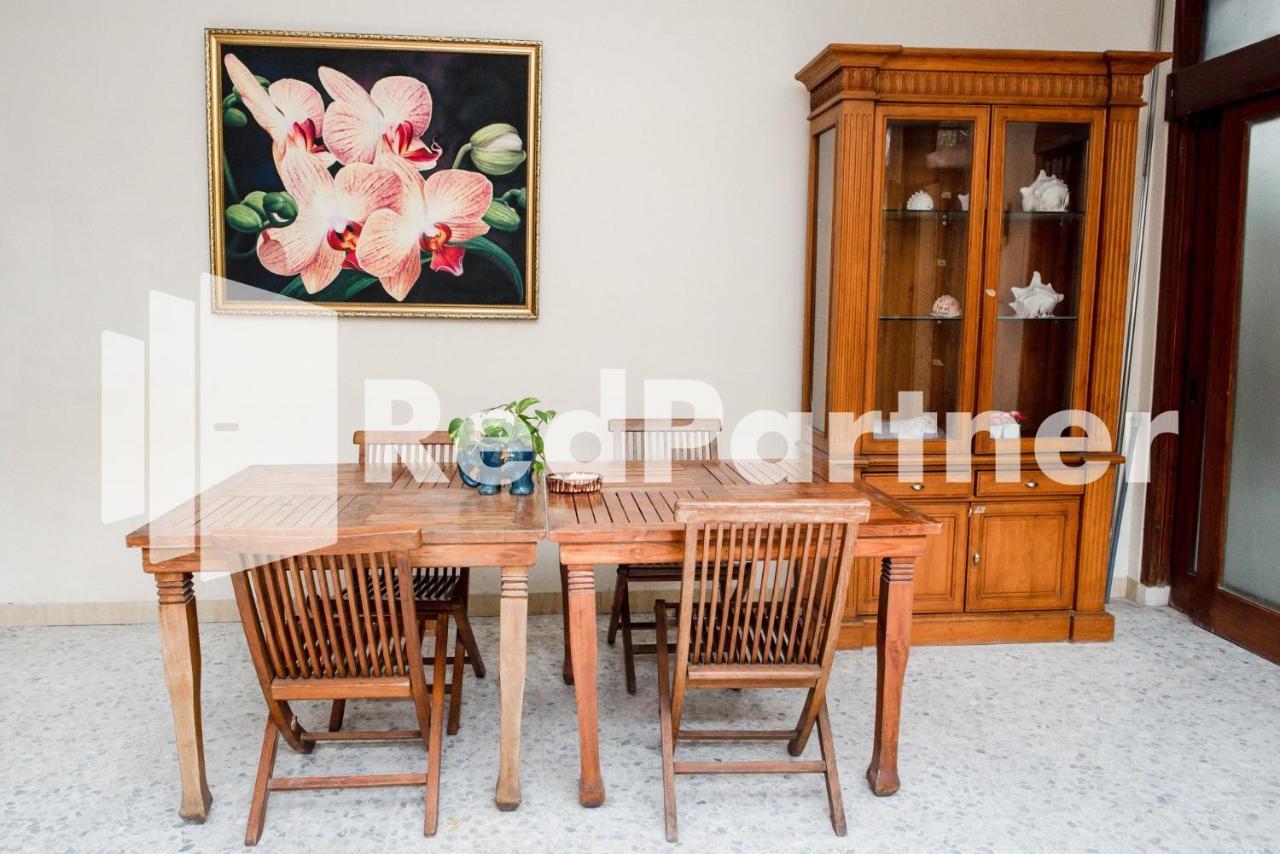 Готель Mango House Semarang Redpartner Екстер'єр фото