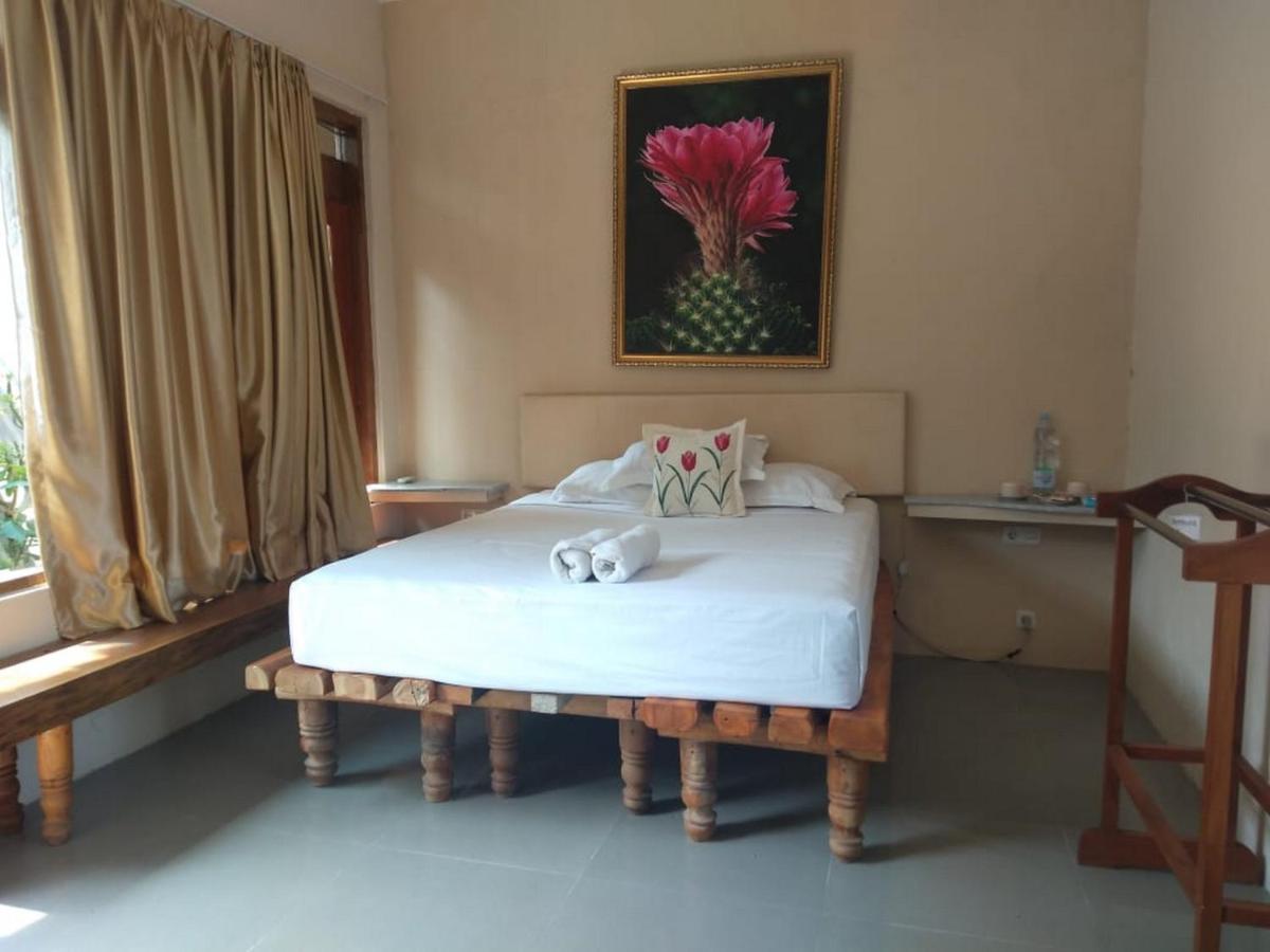Готель Mango House Semarang Redpartner Екстер'єр фото