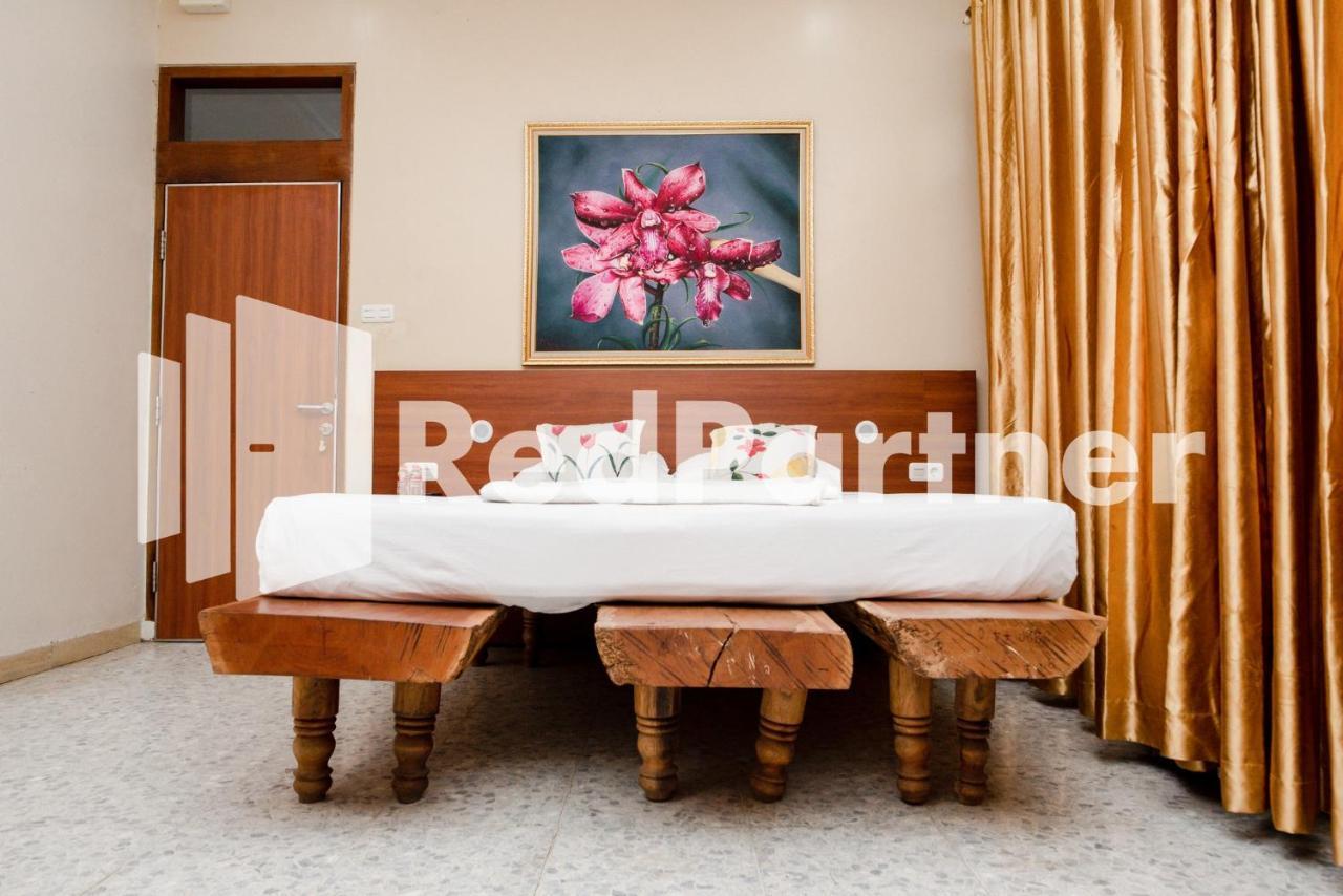 Готель Mango House Semarang Redpartner Екстер'єр фото