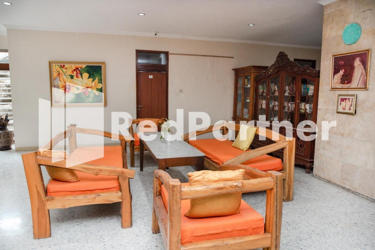 Готель Mango House Semarang Redpartner Екстер'єр фото