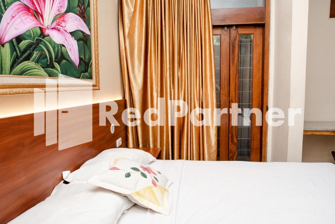Готель Mango House Semarang Redpartner Екстер'єр фото
