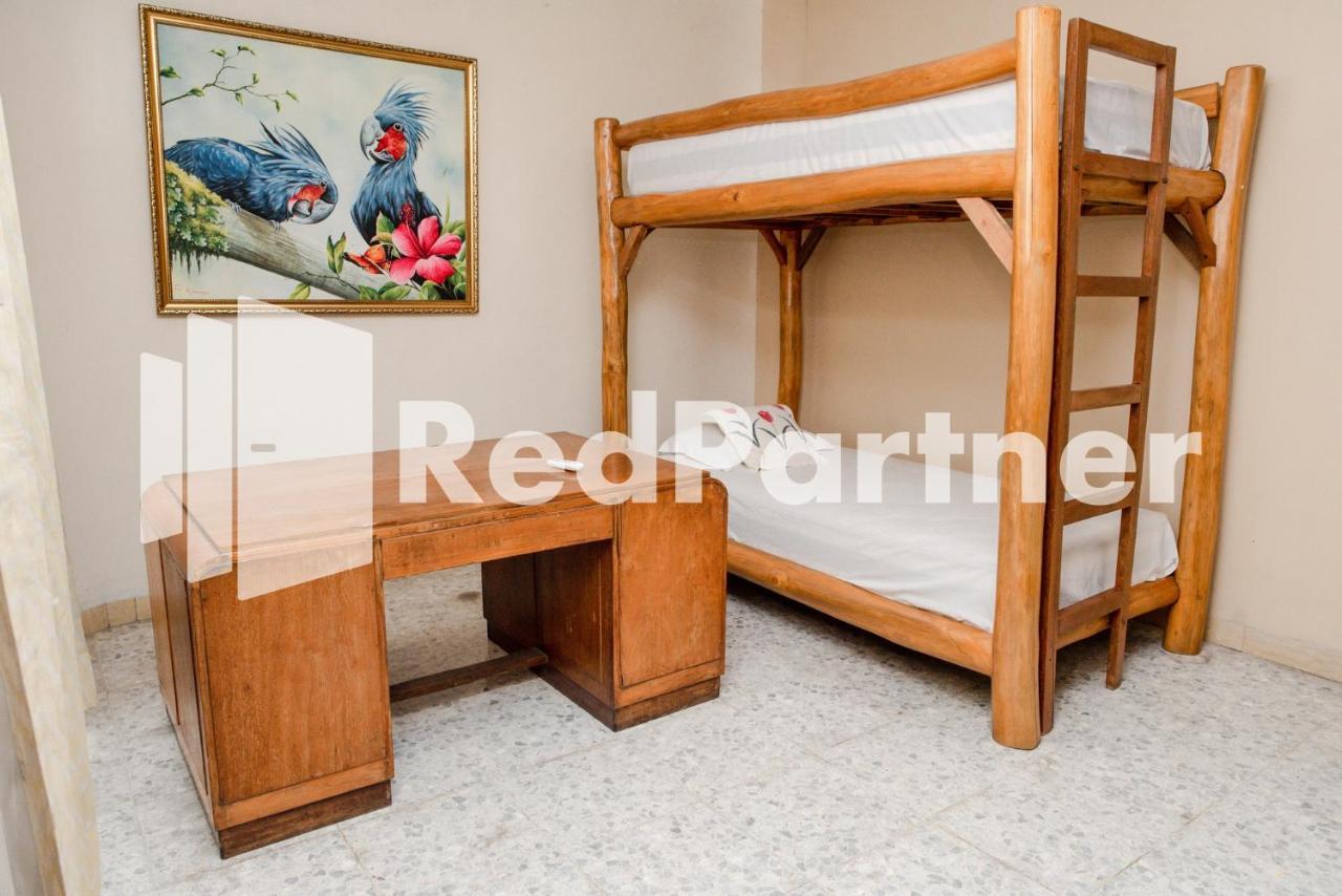 Готель Mango House Semarang Redpartner Екстер'єр фото