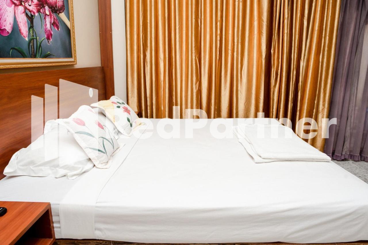Готель Mango House Semarang Redpartner Екстер'єр фото