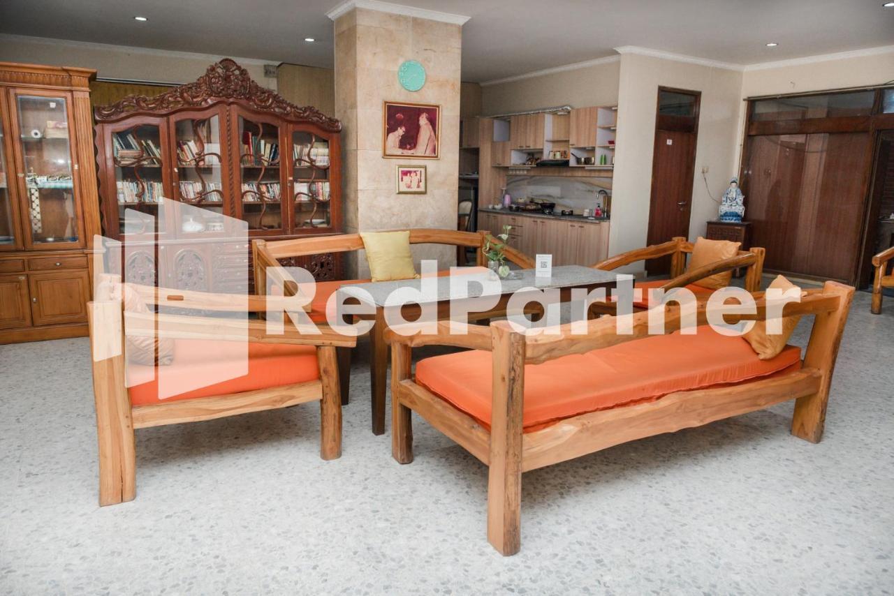 Готель Mango House Semarang Redpartner Екстер'єр фото