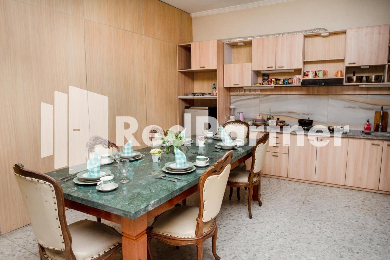 Готель Mango House Semarang Redpartner Екстер'єр фото